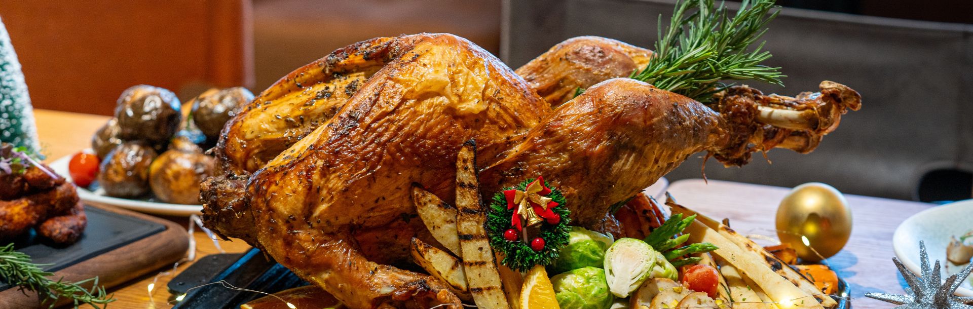 CHRISTMAS ROAST CARVERY